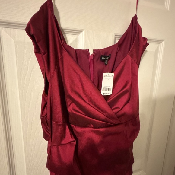 BNWT Le Chateau Red Holiday Cocktail Dress- Size Large - Picture 3 of 4